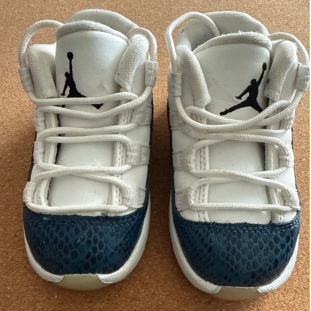 Air Jordan 11 Retro Low "Navy Snakeskin" 2019 Toddler Sz 6C Excellent Condition